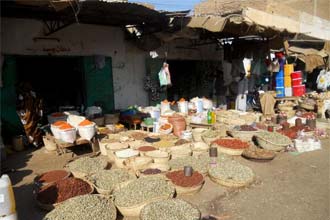 Mercado de rua em Kassala, Sudão