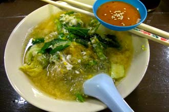 Prato de noddles com vetegais