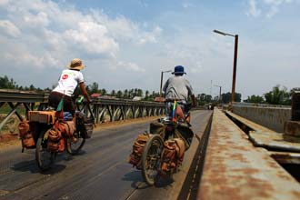 De bicicleta no Camboja