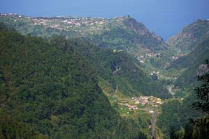 Vista durante a caminhada até ao Caldeirão Verde