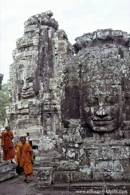 Monges no templo Bayon, Angkor