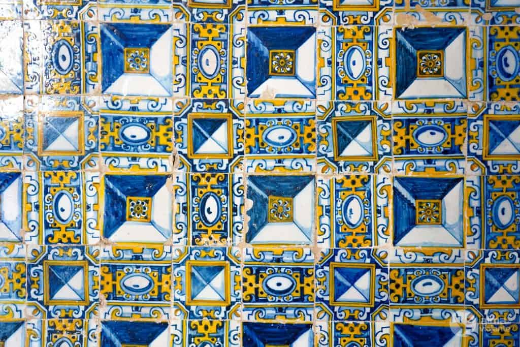 Azulejos ponta-de-diamante na Capela de Santa Iria