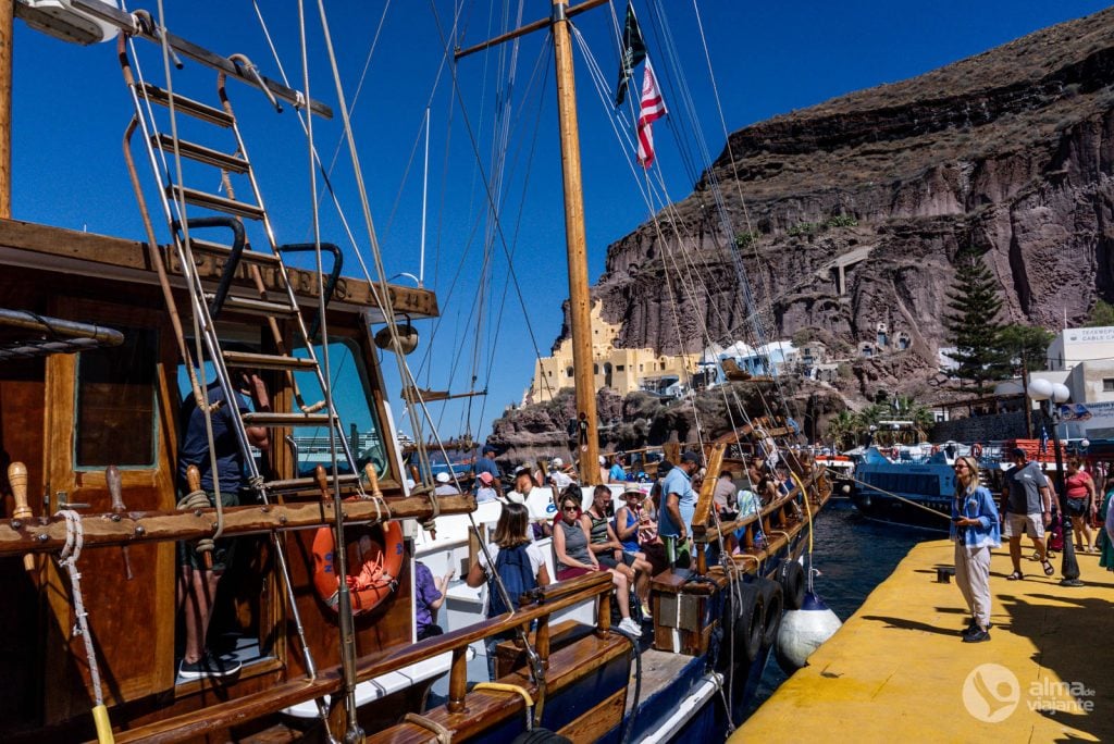 Barco tradicional Santorini