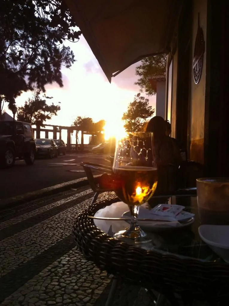 Esplanada do Barreirinha Bar Café no Largo do Socorro, Funchal
