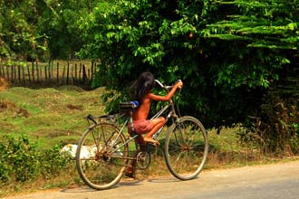 De bicicleta no Camboja