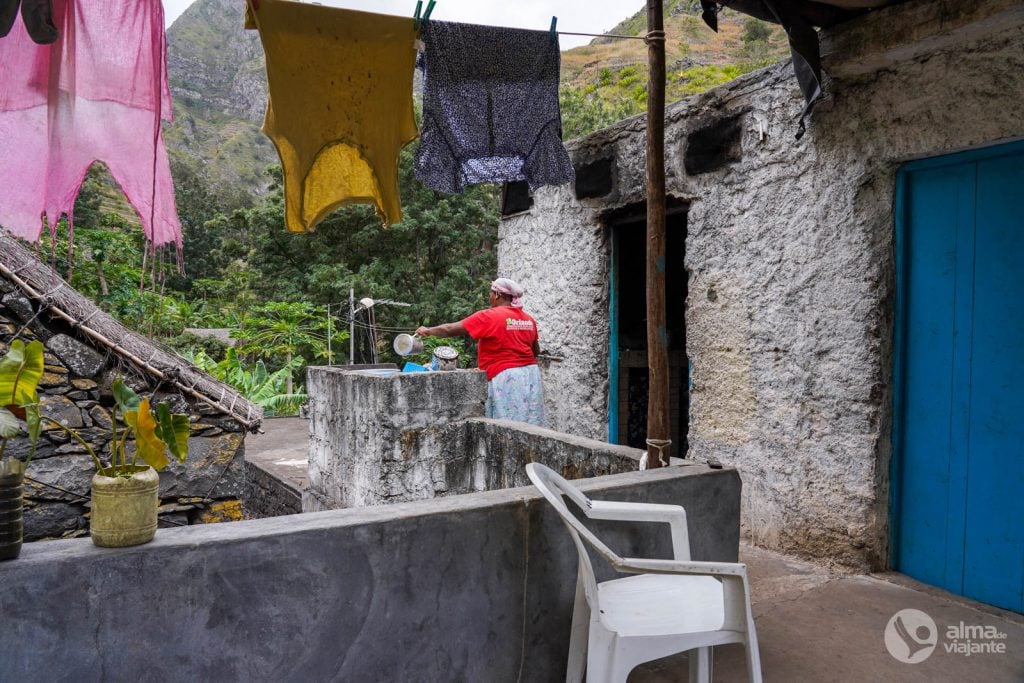 Júlia, Santo Antão