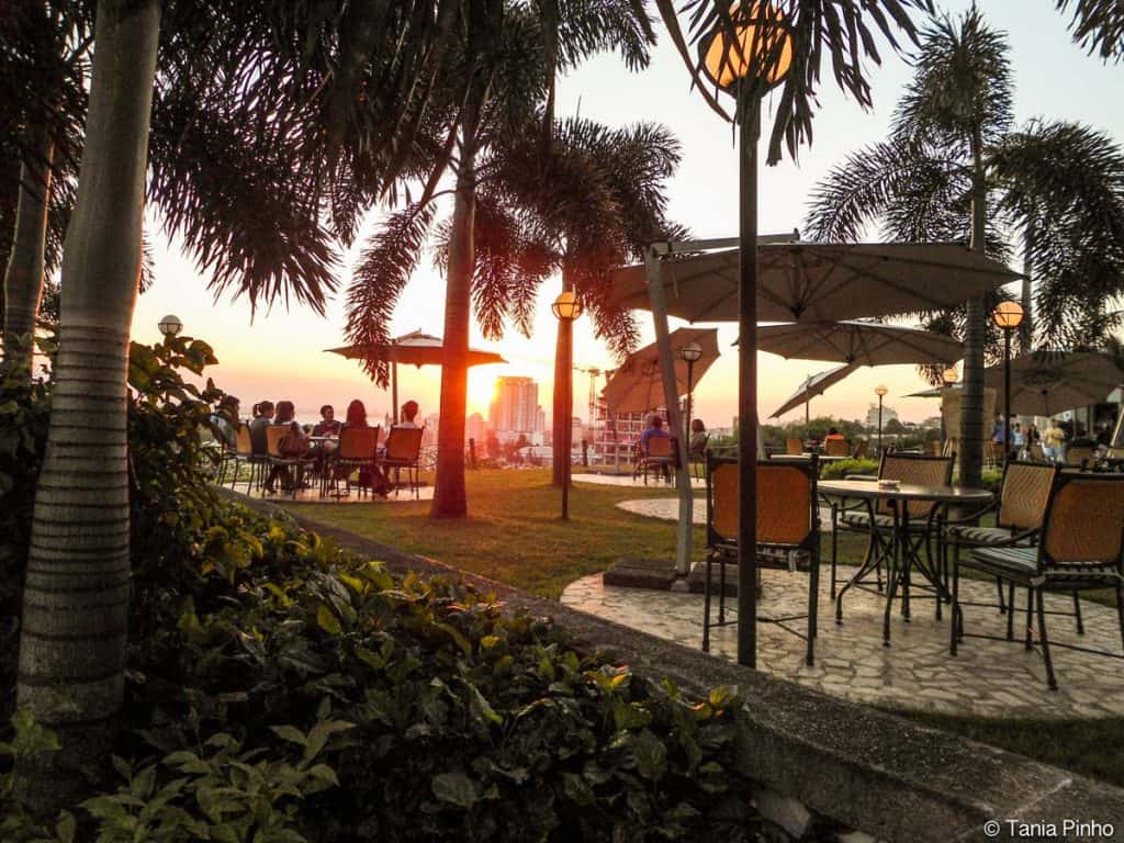 Pôr-do-sol no Cardoso, Maputo
