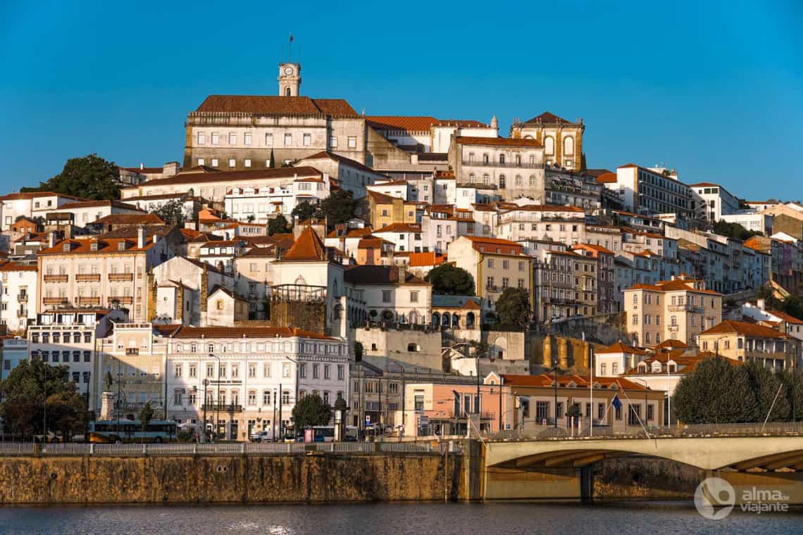 Alta de Coimbra vista do rio Mondego