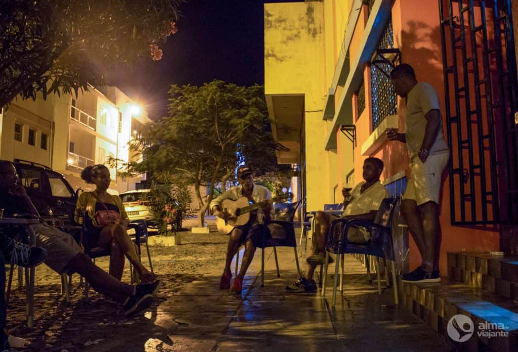 Vida noturna em São Vicente: Cuque