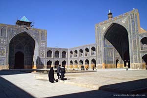 Masjed-é Emam, a mesquita do imã, na praça Eman Khomeini em Esfaão, Irão