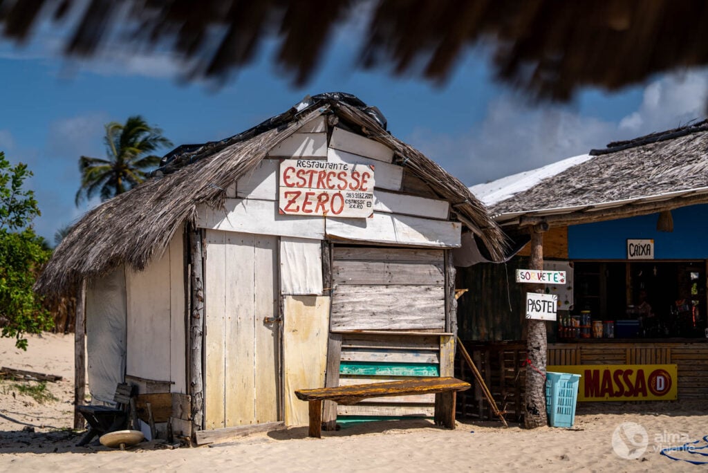Atins: bar de praia Estresse Zero
