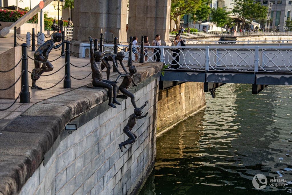 Escultura First Generation, do artista singapurense Chong Fah Cheong