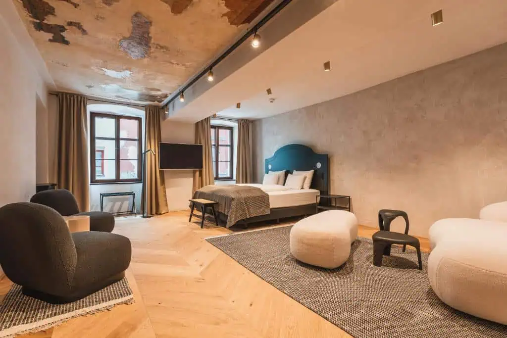 H5 Grauer Bär Studios, Innsbruck