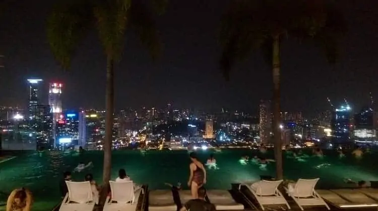 A incrível infinity pool do Marina Bay Sands