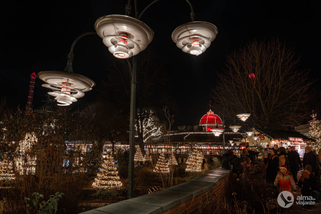 Iluminações nos Jardins Tivoli Copenhaga