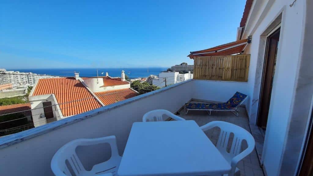 Onde ficar em Sesimbra: pousada Lá em Cima