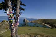 Vista da pequena baía próxima de Khuzhir, Ilha de Olkhon, Lago Baikal, Rússia