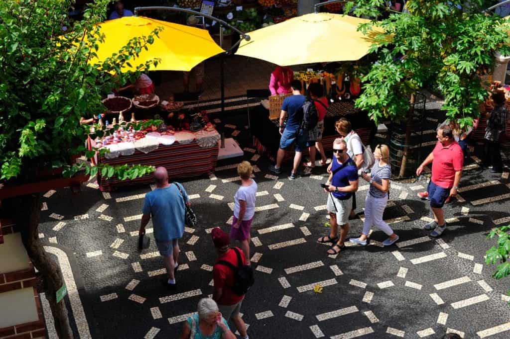 Turistas no Mercados dos Lavradores