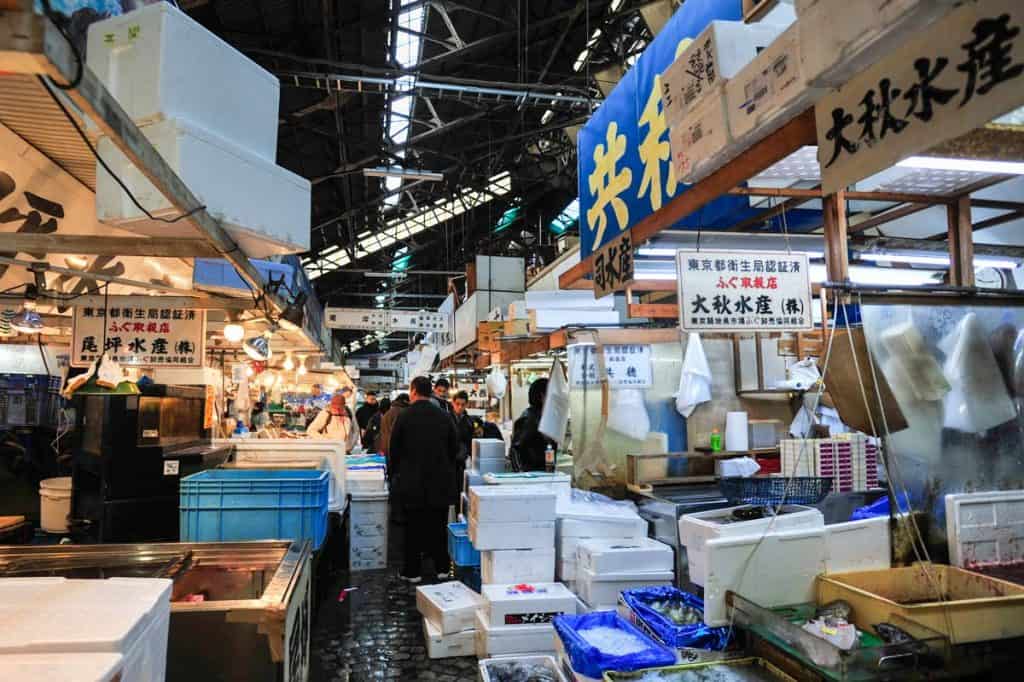 Zona interior do mercado Tsukiji