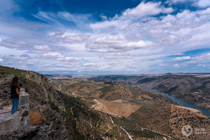 Miradouro de Penedo Durão, no Parque Natural do Douro Internacional