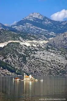Igreja da Nossa Senhora do Lago, Boka Kotorska, Montenegro
