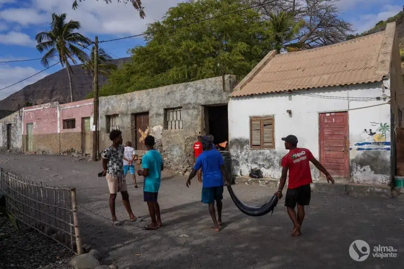 Pescadores em Tarrafal do Monte Trigo