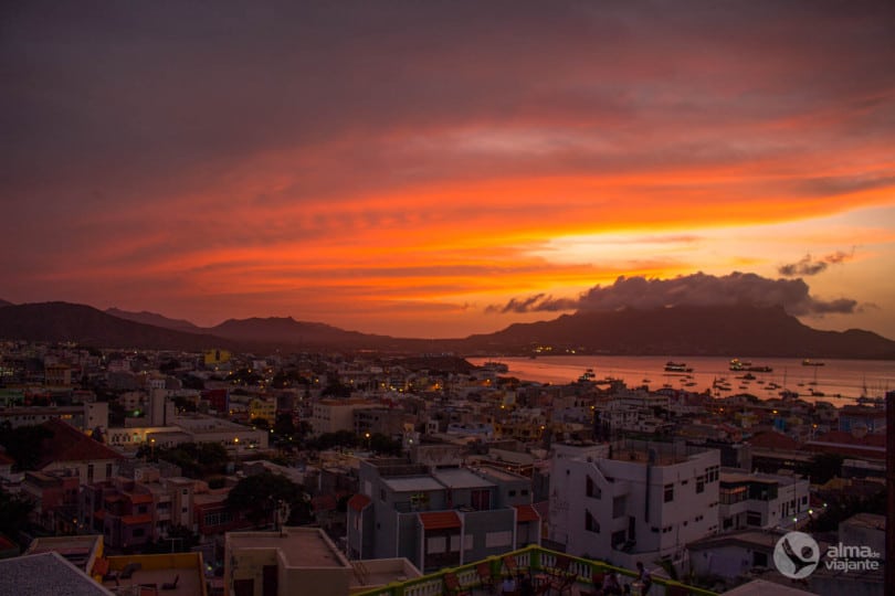 Pôr-do-sol em Mindelo, São Vicente