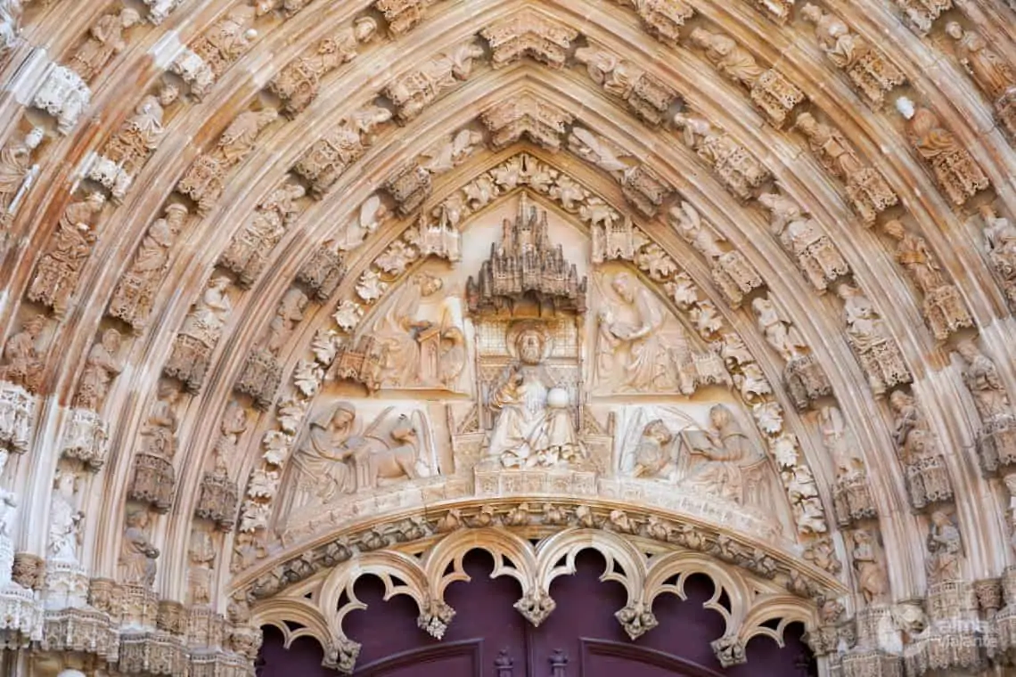 mosteiro-da-batalha-a-p-rola-do-g-tico-em-portugal