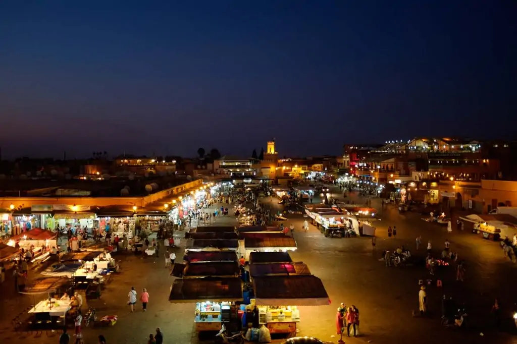 Praça Djemaa el-Fna, Marraquexe, à noite