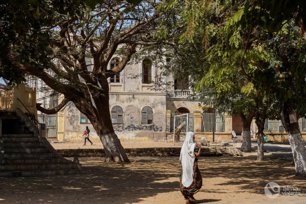 Praça na ilha de Gorée