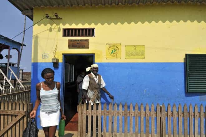 Entrada da “Cozinha Social”, projeto dos Leigos para o Desenvolvimento na roça Água Izé
