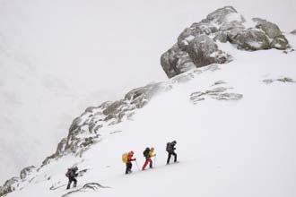 Trilhos na Serra de Gredos com neve