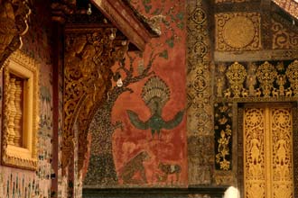 Pormenor de um templo budista em Luang Prabang
