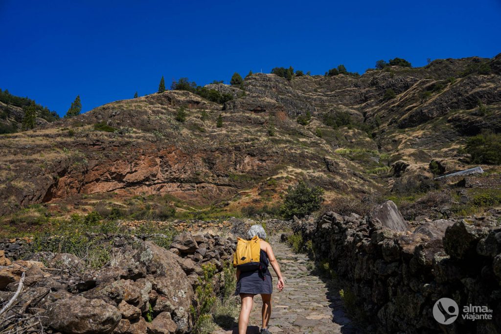 Trekking Cova - Pombas