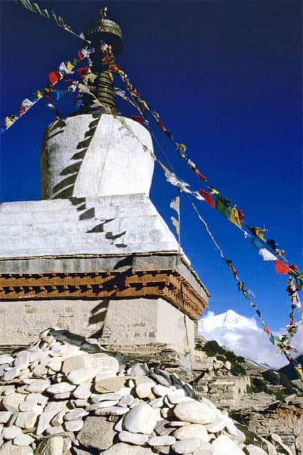 Trekking: Stupa do mosteiro de Rongbuk, com a Chomolungma ao fundo