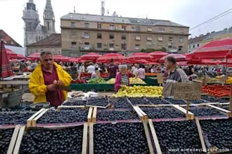 Mercado Dolac, no centro de Zagreb, capital da Croácia